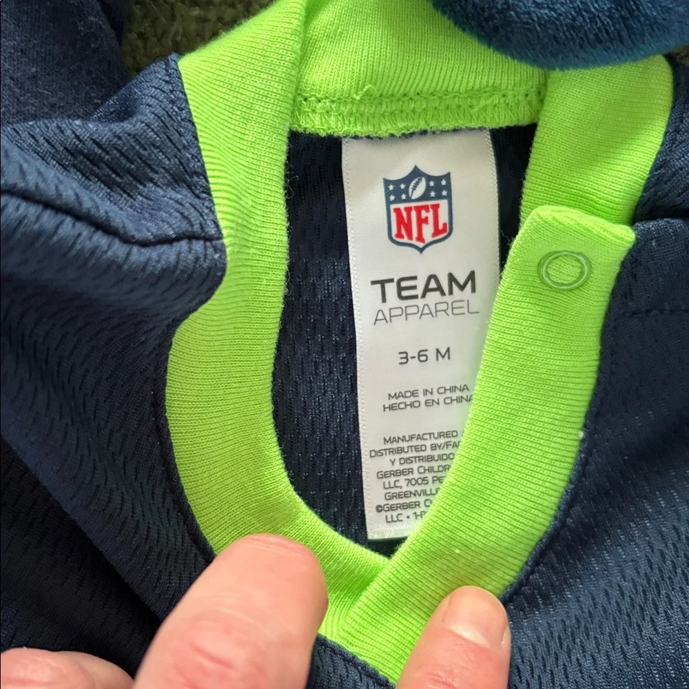 Bundle of 4 Baby 3-6 Months NFL Seattle Seahawks Gear (Price Firm) - Picture 7 of 7